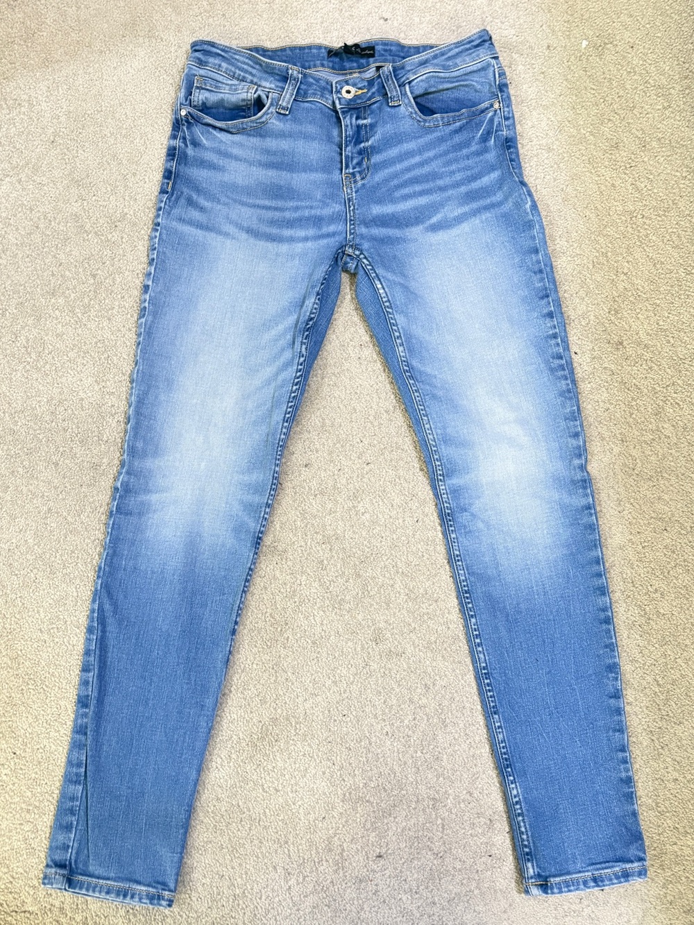 Guess Women’s Skinny Jeans in Light Blue Wash